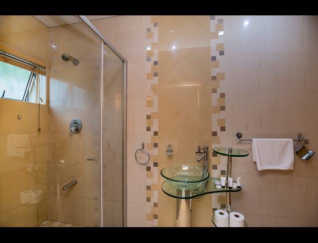 3 BEDROOM APARTMENT TO LET IN MUSGRAVE